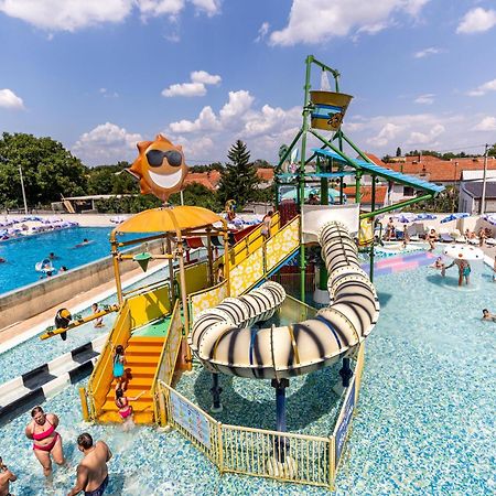 Garni Hotel Hollywoodland Wellness & Aquapark Βελιγράδι Εξωτερικό φωτογραφία