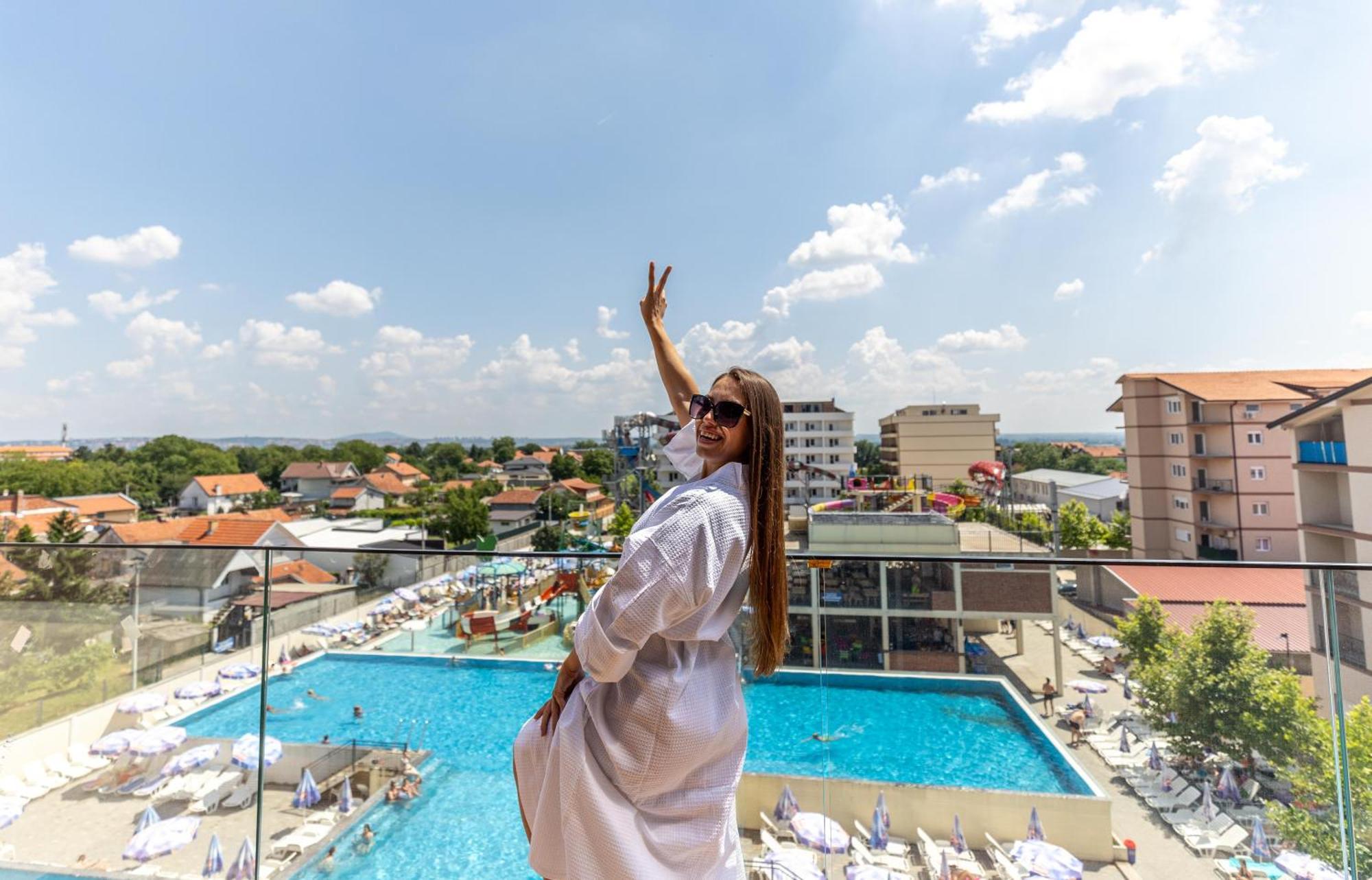 Garni Hotel Hollywoodland Wellness & Aquapark Βελιγράδι Εξωτερικό φωτογραφία