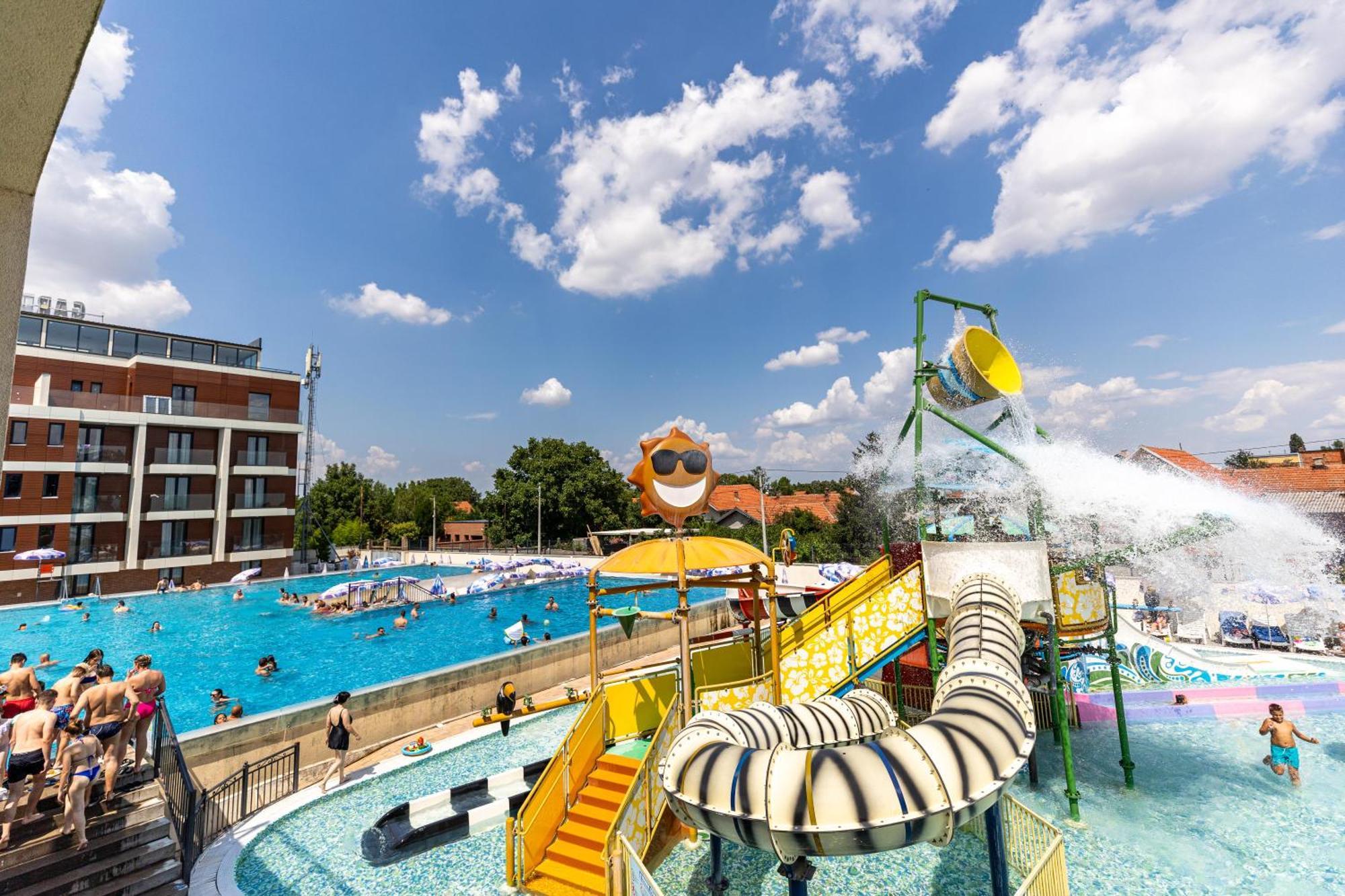 Garni Hotel Hollywoodland Wellness & Aquapark Βελιγράδι Εξωτερικό φωτογραφία