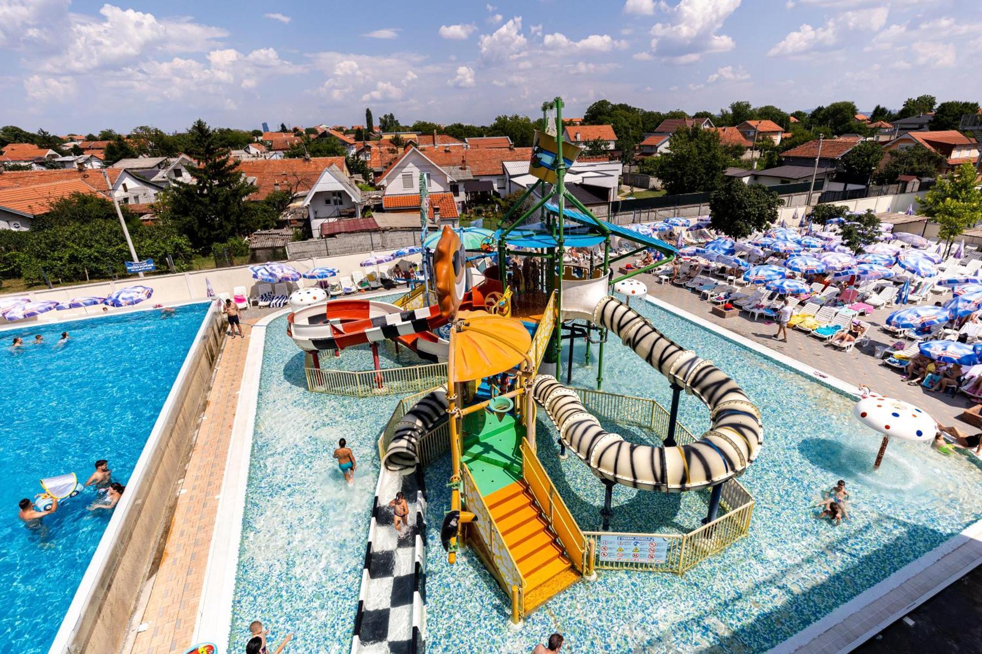 Garni Hotel Hollywoodland Wellness & Aquapark Βελιγράδι Εξωτερικό φωτογραφία