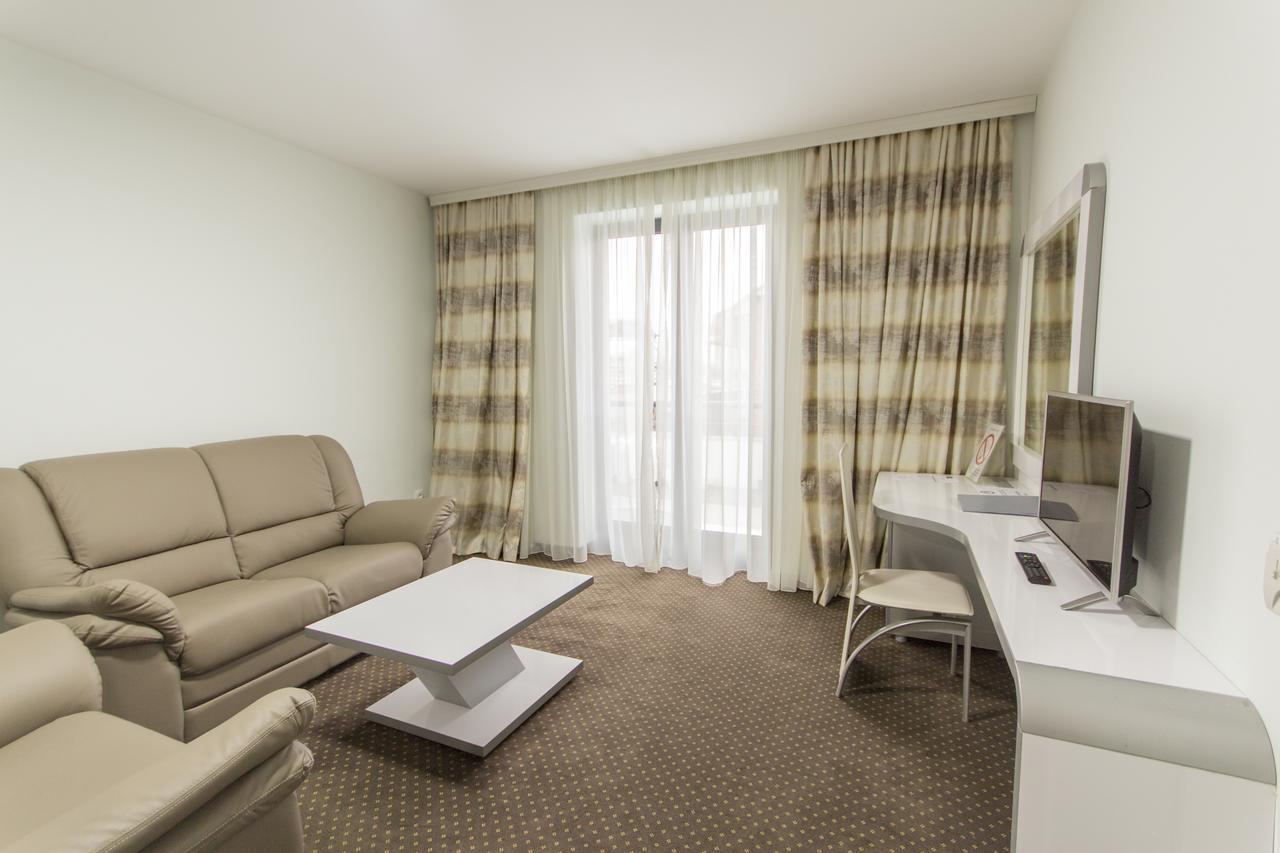 Garni Hotel Hollywoodland Wellness & Aquapark Βελιγράδι Εξωτερικό φωτογραφία