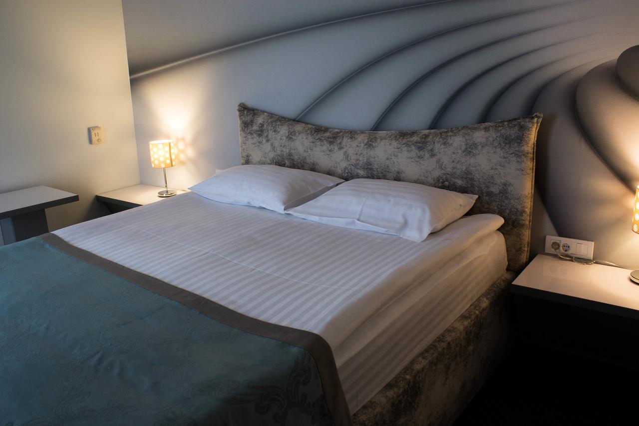 Garni Hotel Hollywoodland Wellness & Aquapark Βελιγράδι Εξωτερικό φωτογραφία